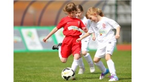 Dzieci z pomorskiego powalczą w finałach wojewódzkich Turnieju „Z Podwórka na Stadion o Puchar Tymbarku” o szansę gry na Stadionie Narodowym